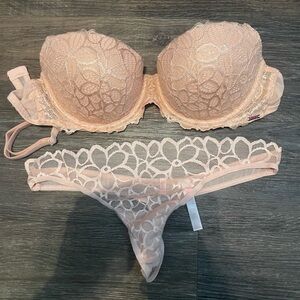 PINK Victoria's Secret Date Lace Bra and Thong Panty Set in Peach 32D M